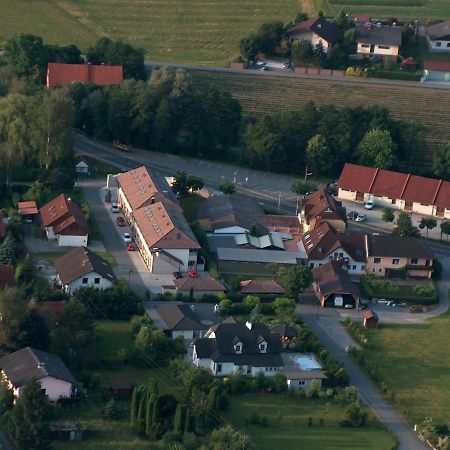 Apartmenthausmannstaetten Hausmannstatten Buitenkant foto