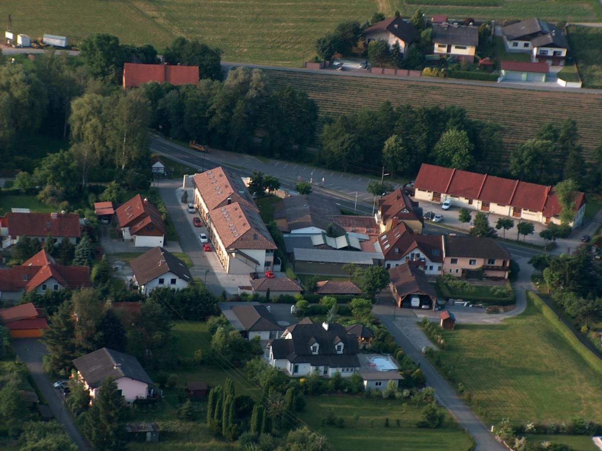 Apartmenthausmannstaetten Hausmannstatten Buitenkant foto