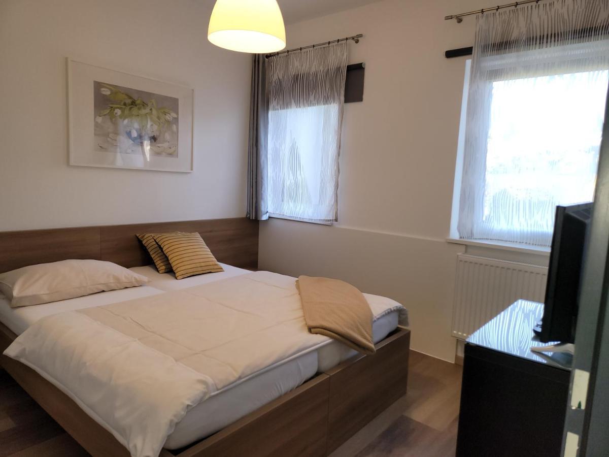 Apartmenthausmannstaetten Hausmannstatten Buitenkant foto
