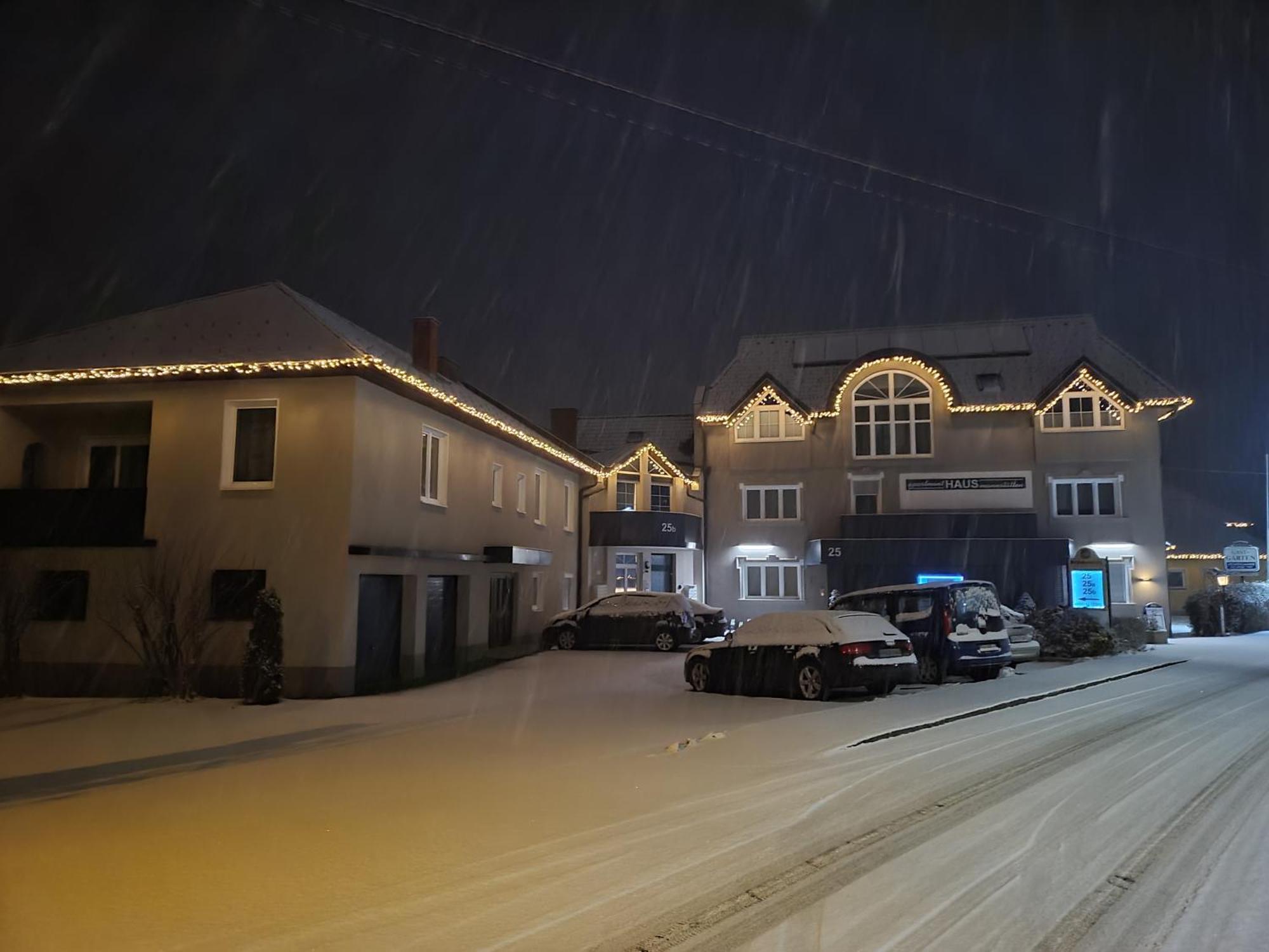 Apartmenthausmannstaetten Hausmannstatten Buitenkant foto